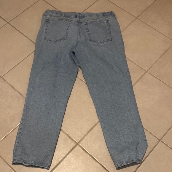 A&F The Straight Mid Rise Jeans - Picture 5 of 7